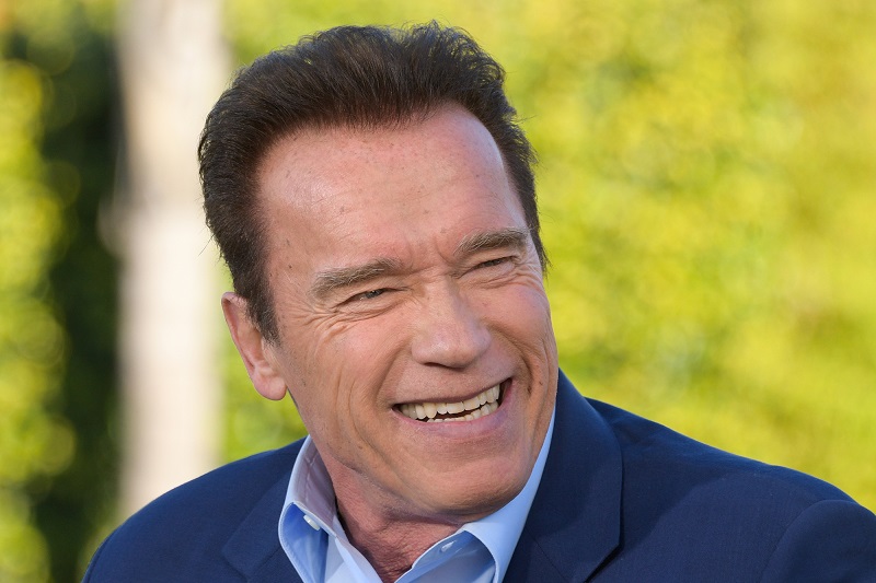 Schwarzenegger quer processar as grandes petrolíferas 