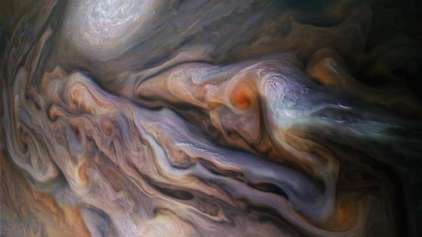 Nova foto de Júpiter retirada pela sonda Juno surpreende 