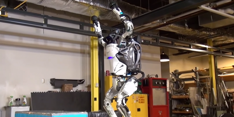 Conheça Atlas, o robô capaz de dar mortal de costas 