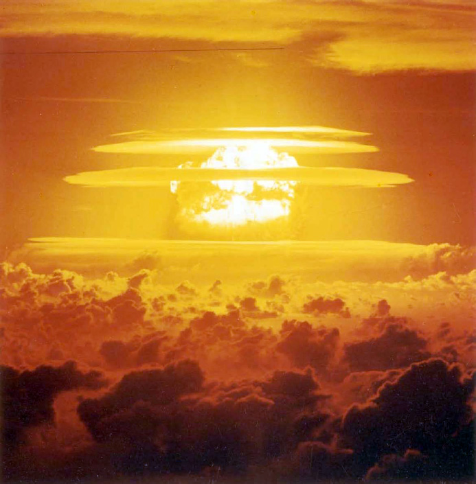 Agora você pode assistir o maior teste nuclear dos EUA 